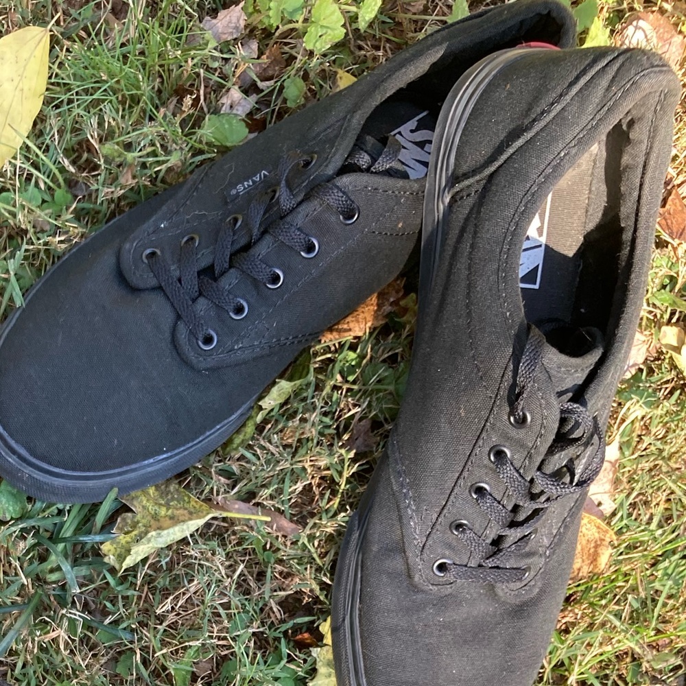 Vans Triple Black ✨ Authentic Low Profile Women’s Shoe ✨ Size US Women 9